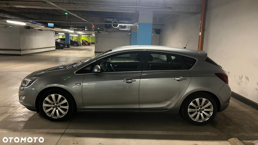 Opel Astra 1.4 T Executive - 8