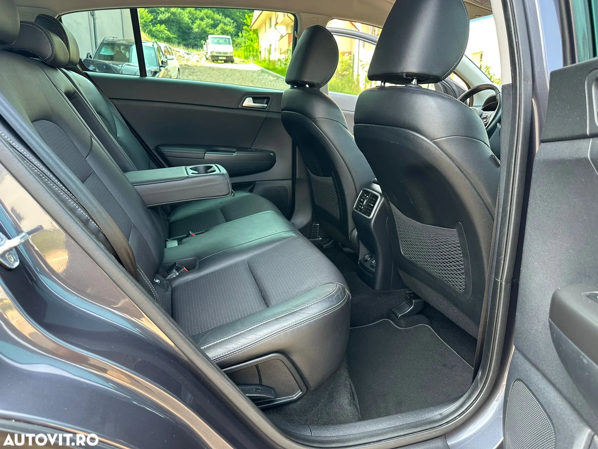 Kia Sportage 2,0 CRDI AWD Aut. Platinum - 11