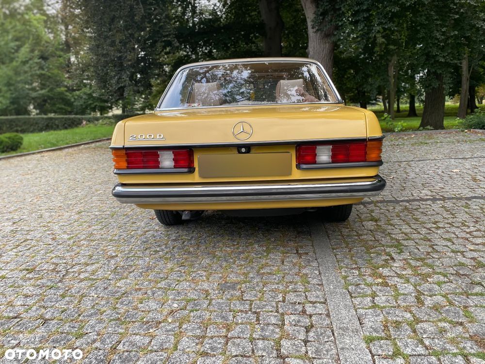 Mercedes-Benz W123 - 25