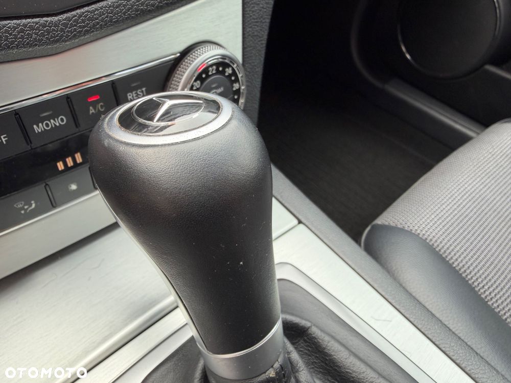 Mercedes-Benz Klasa C 180 Kompressor Automatik BlueEFFICIENCY Avantgarde - 22