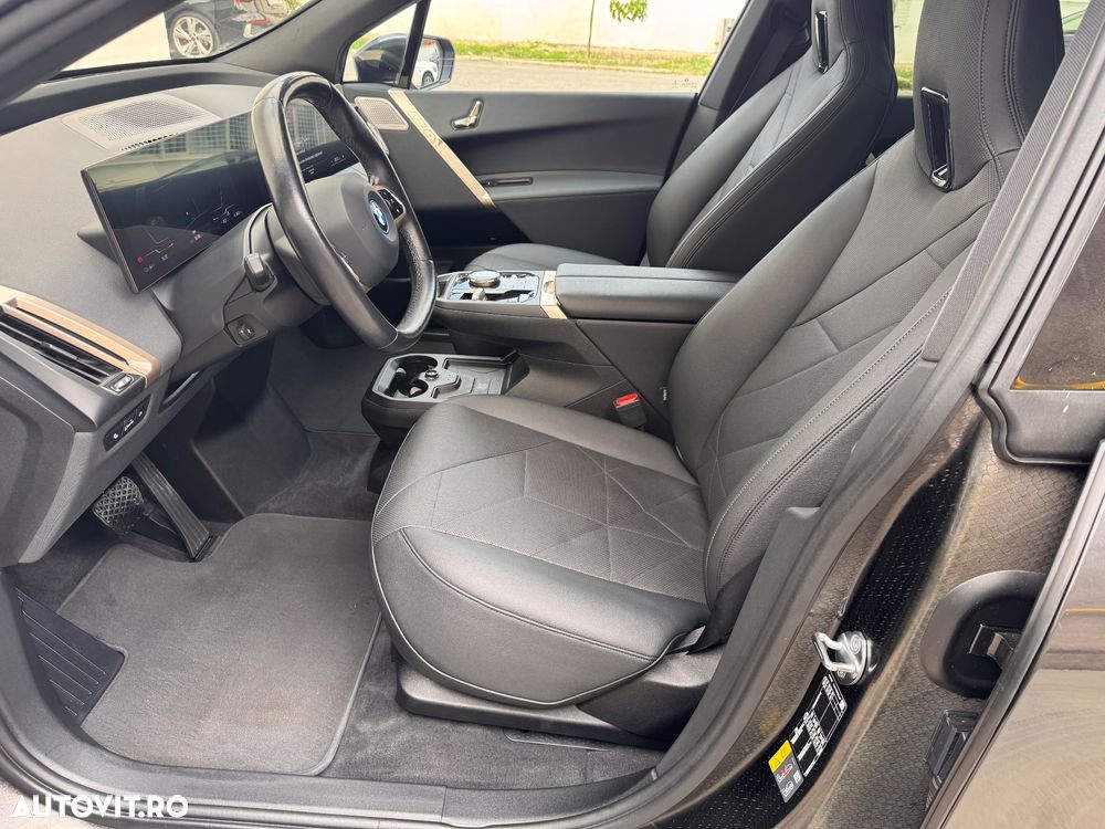BMW iX - 7