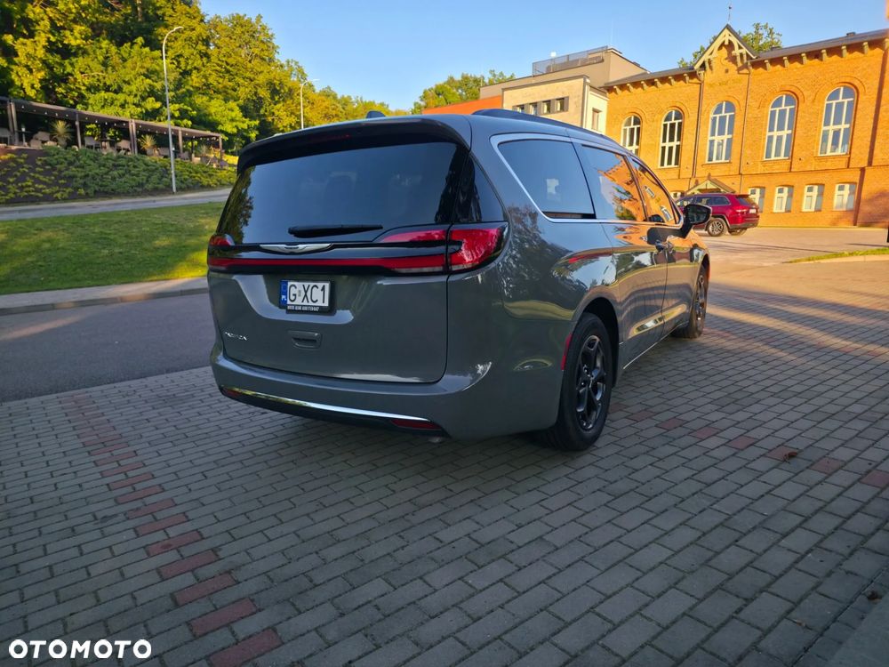 Chrysler Pacifica - 14