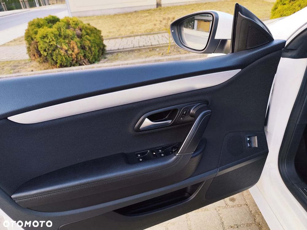 Volkswagen CC 2.0 TDI 4Motion BlueMotion Technology - 30