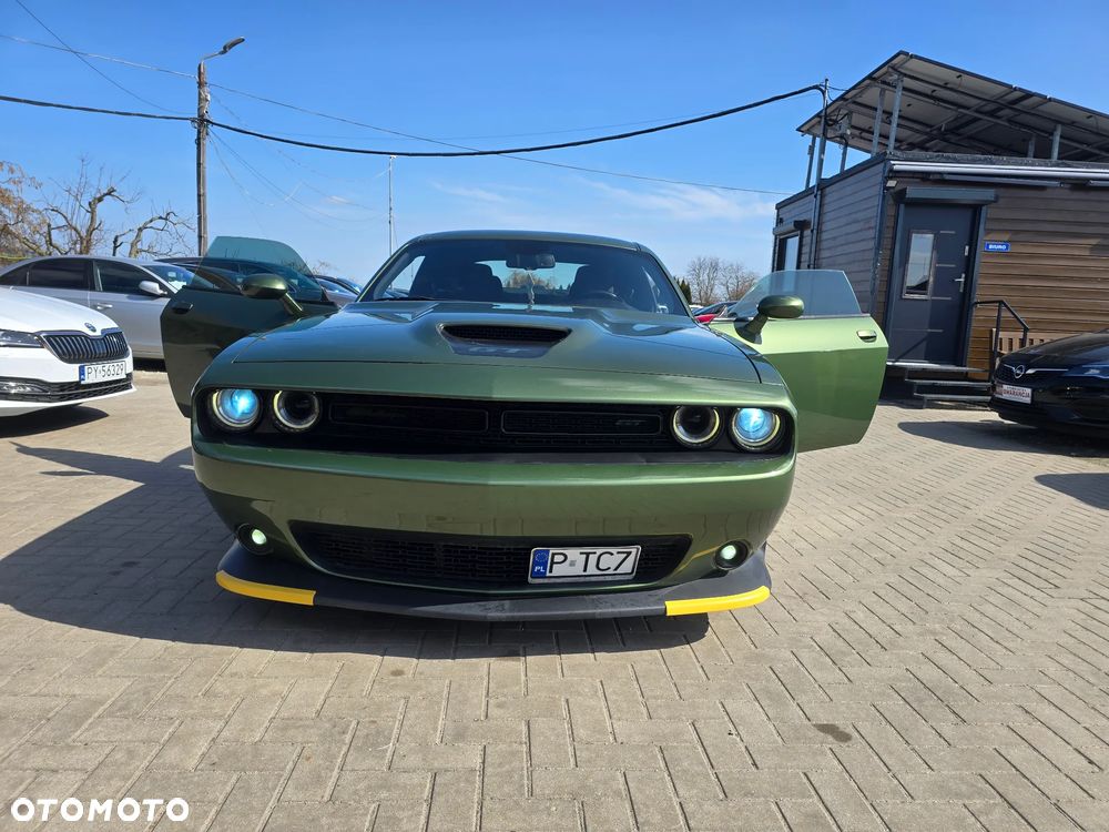 Dodge Challenger - 18