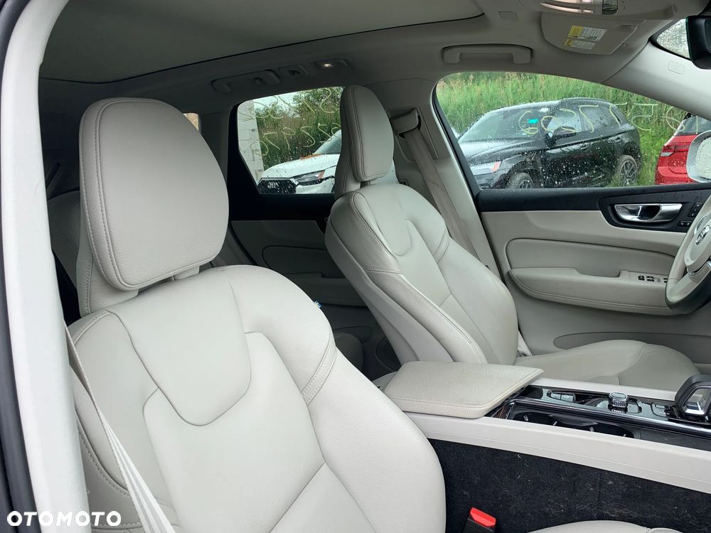 Volvo XC 60 B6 B AWD Momentum - 12
