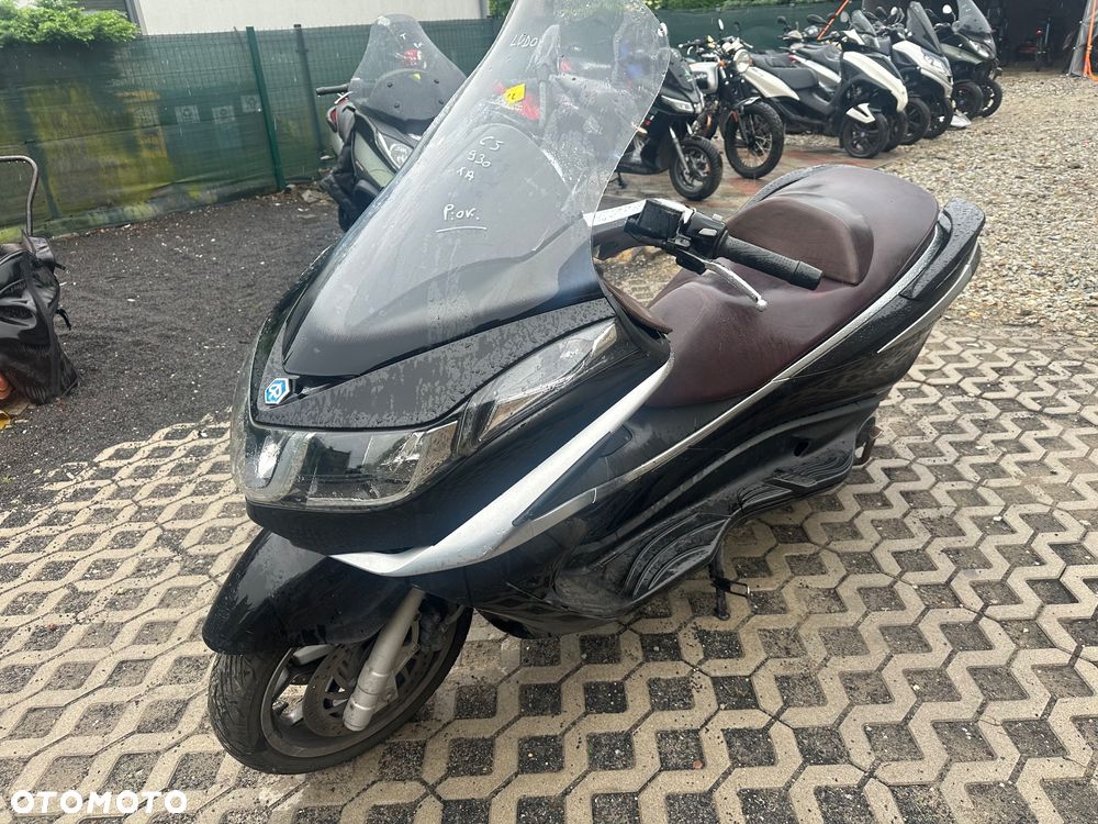 Piaggio X10 - 12