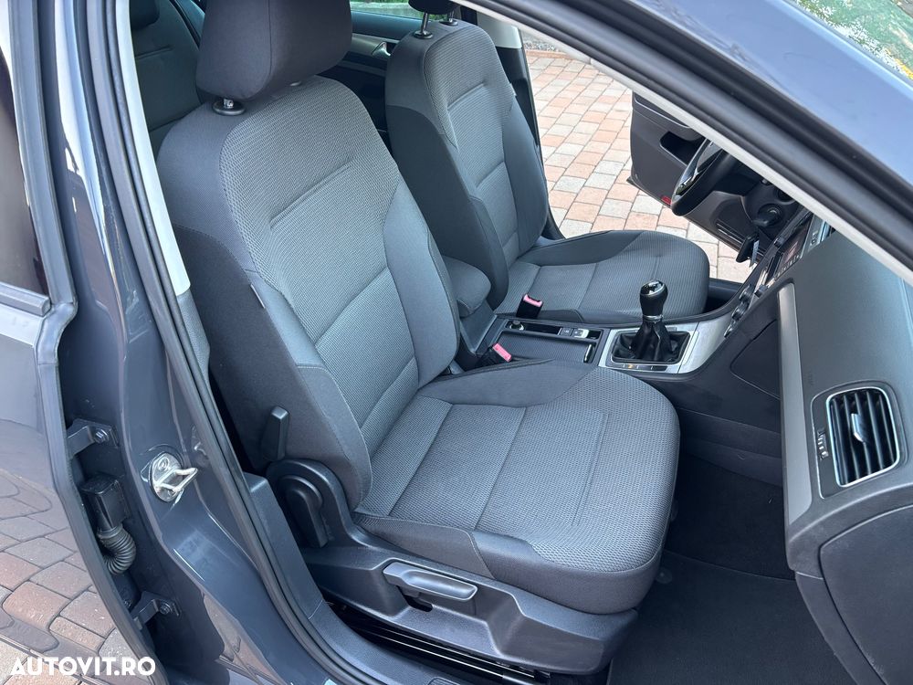Volkswagen Golf 1.6 TDI BlueMotion Comfortline - 15