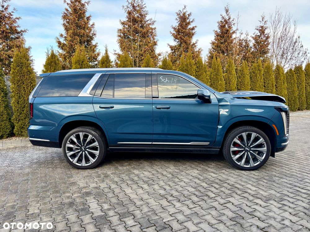 Cadillac Escalade - 4