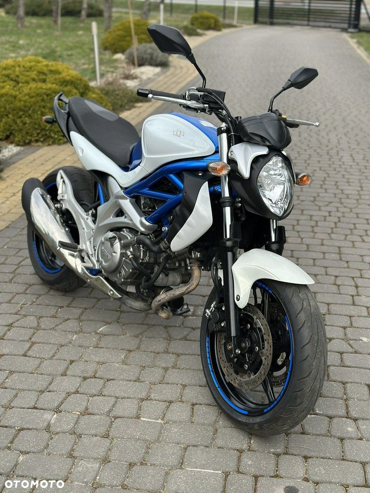 Suzuki Gladius - 20