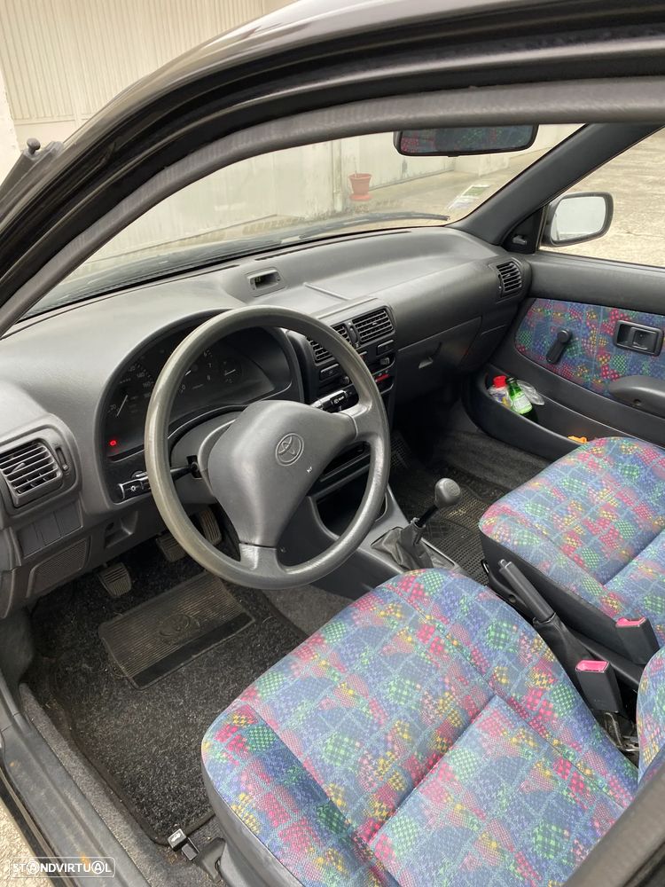 Toyota Starlet 1.3 iS - 7