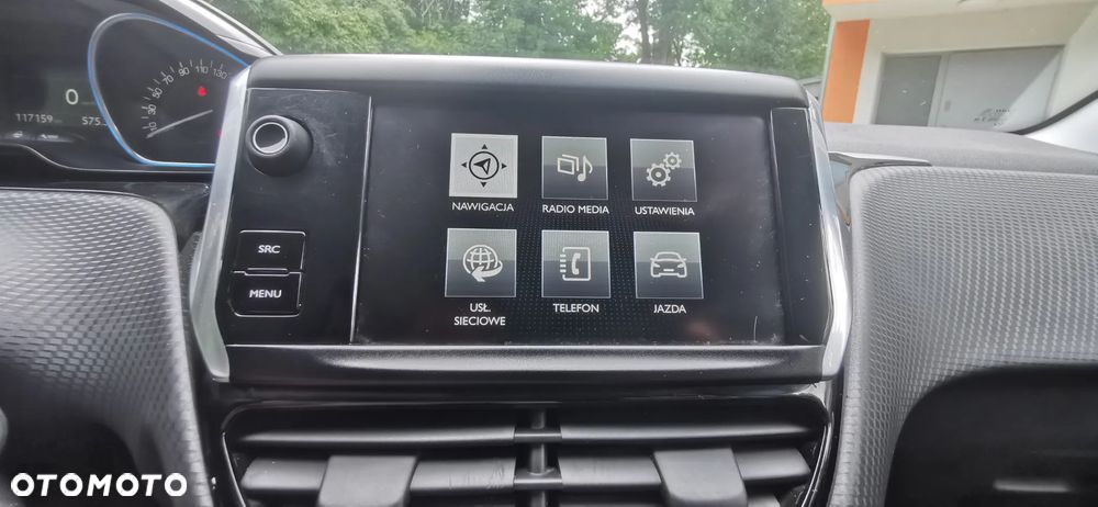 Peugeot 2008 1.2 Pure Tech Style S&S - 17