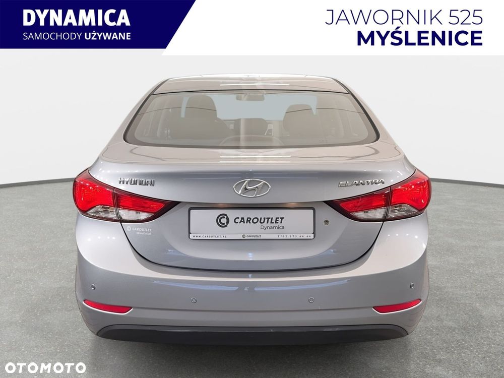 Hyundai Elantra - 7