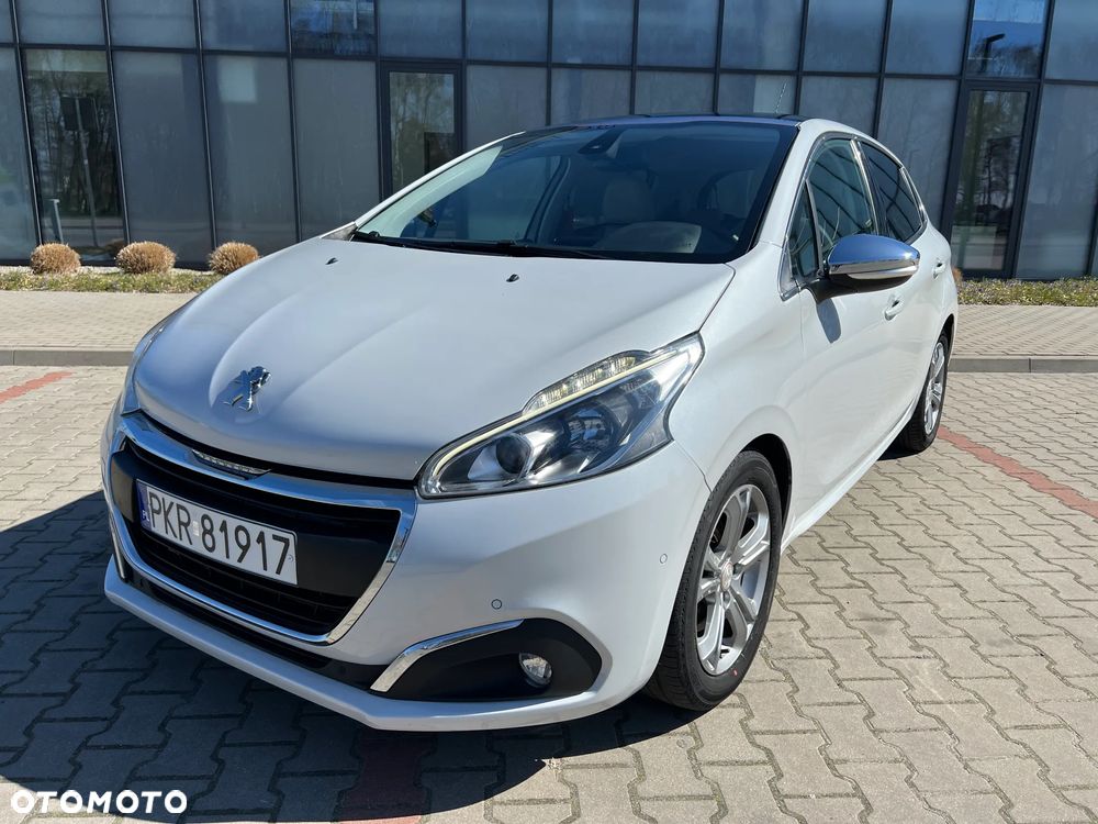 Peugeot 208 - 1
