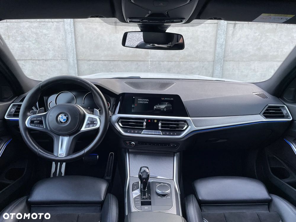 BMW Seria 3 320d Edition M Sport Shadow - 26
