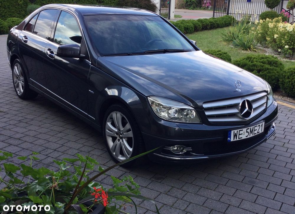 Mercedes-Benz Klasa C 250 CGI BlueEff Avantgarde - 7