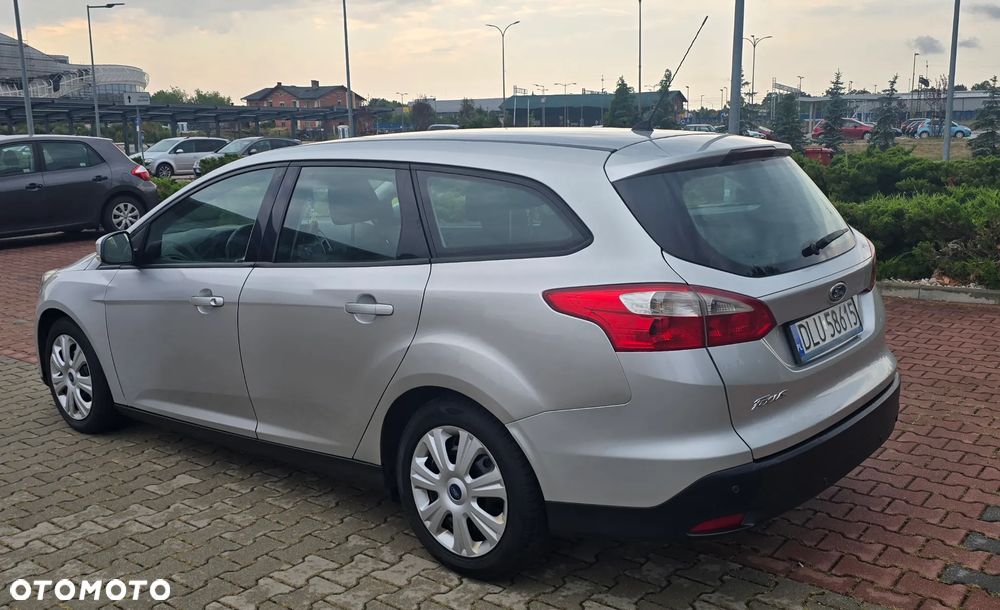 Ford Focus 1.6 TDCi Ambiente - 4