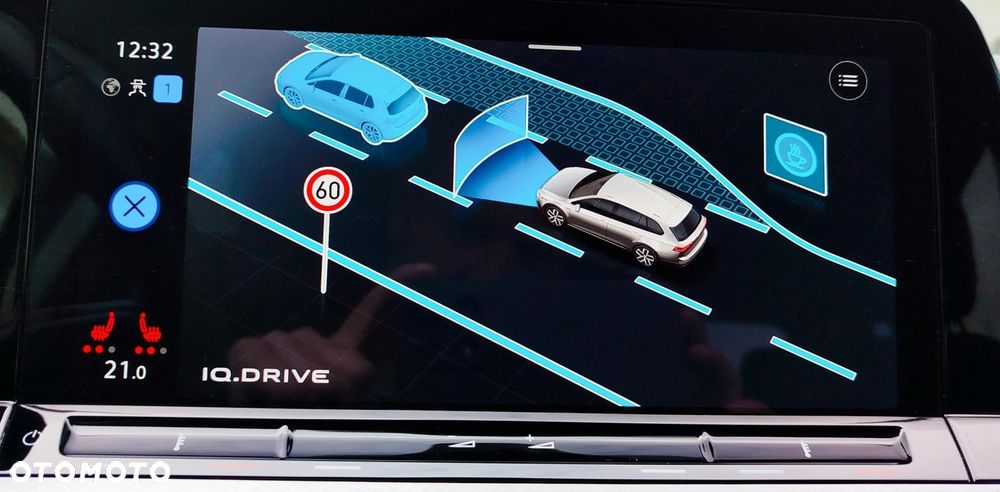 Volkswagen Golf VIII 2.0 TDI Life Plus DSG - 17