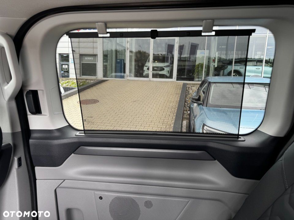 Ford Tourneo Custom - 21