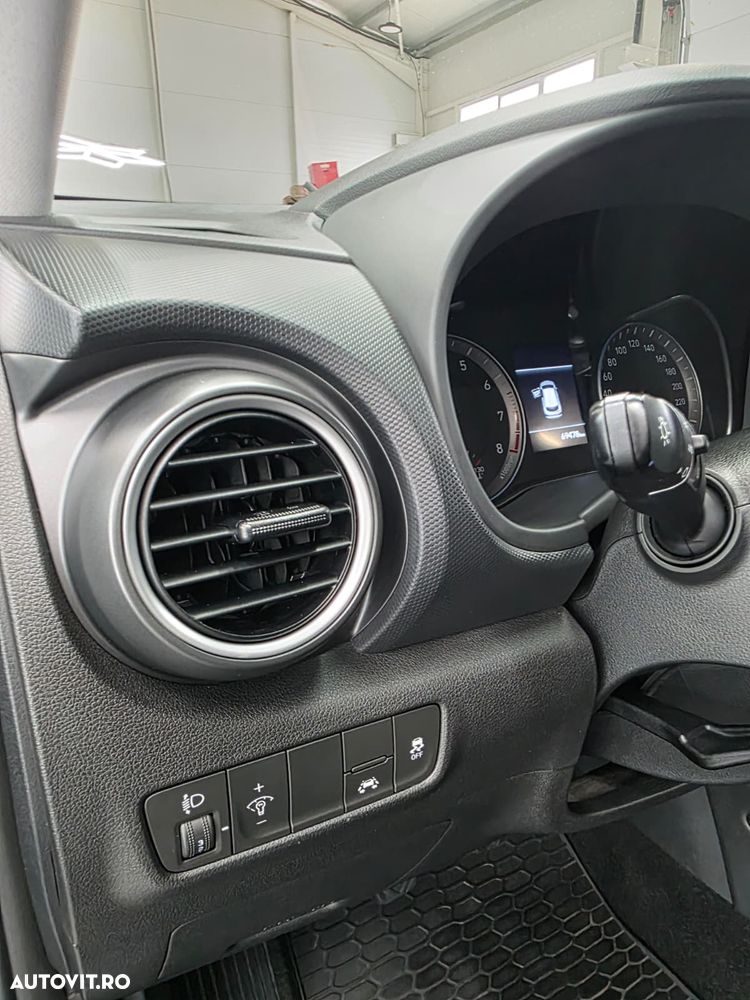 Hyundai KONA - 2