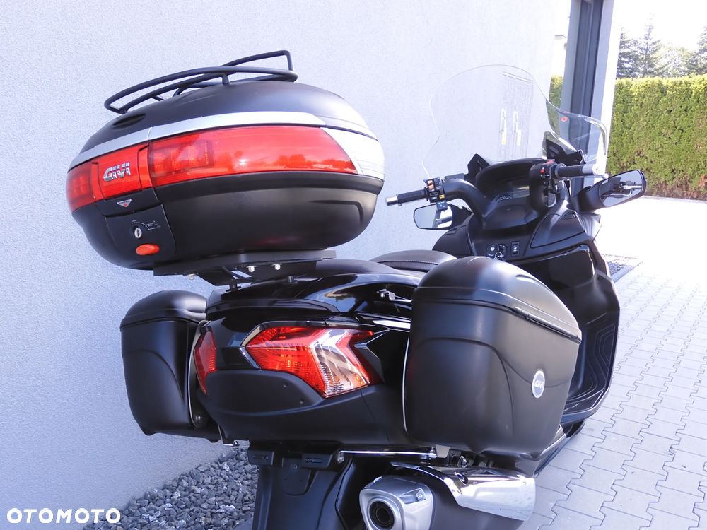 Suzuki Burgman - 16