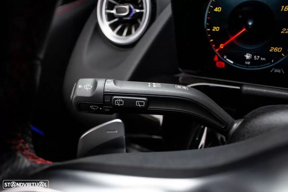 Mercedes-Benz GLA 250 e AMG Line - 16