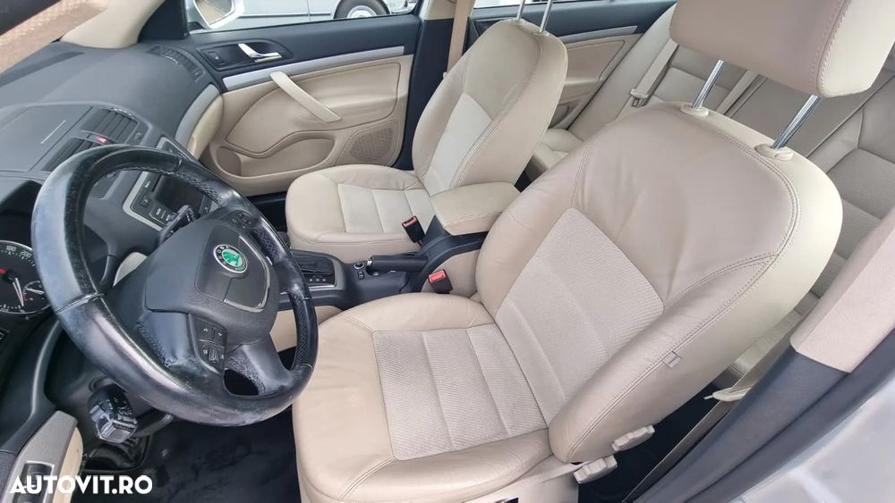 Skoda Octavia 1.8 TSI Business DSG - 8