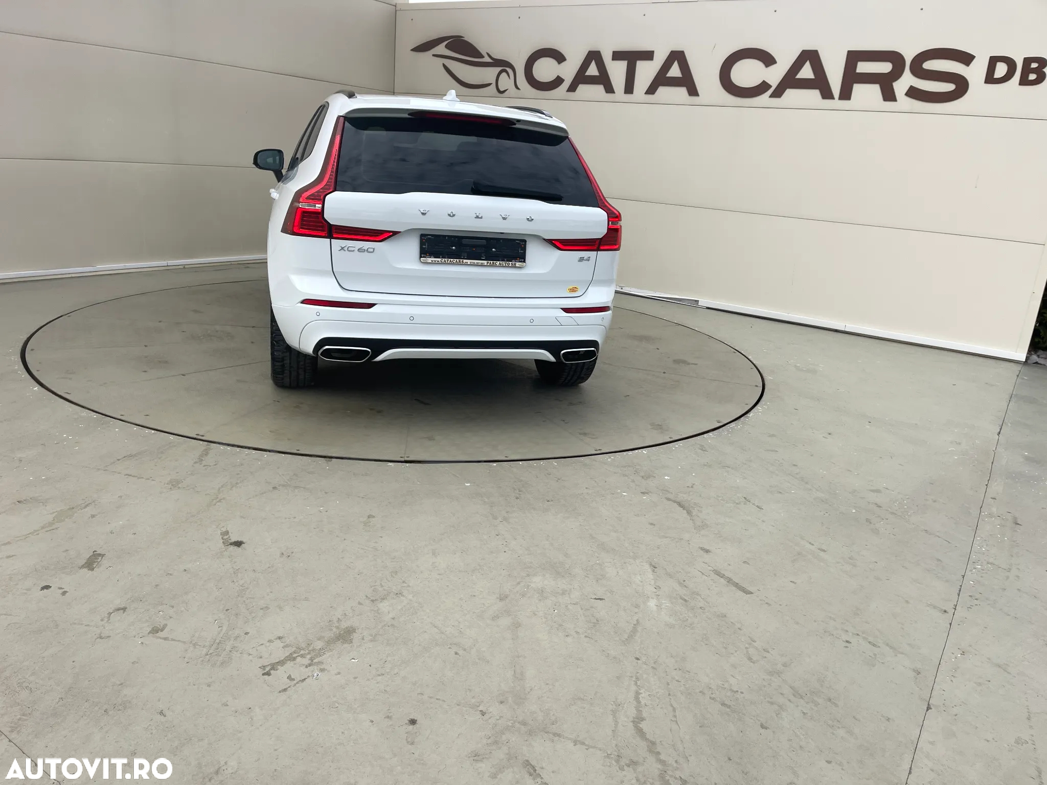 Volvo XC 60 B4 MHEV R-Design - 11