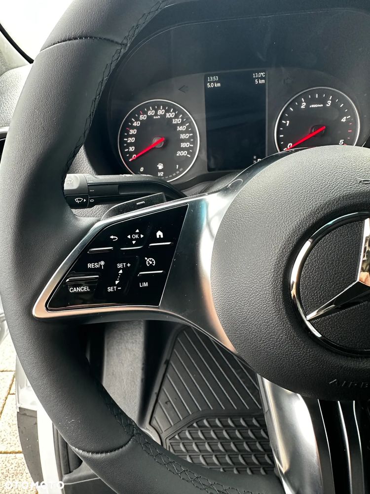 Mercedes-Benz Sprinter - 13