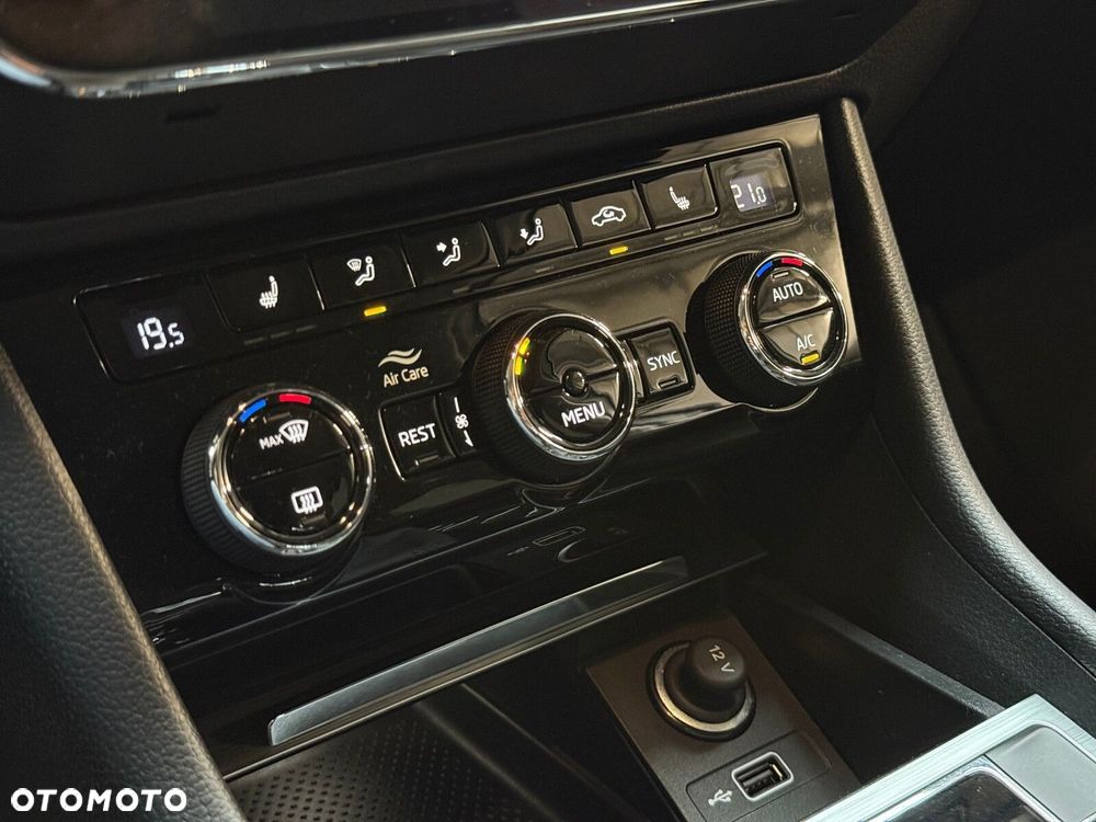 Skoda Superb 1.5 TSI Ambition DSG - 32