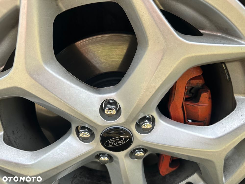 Ford Focus ST - 13