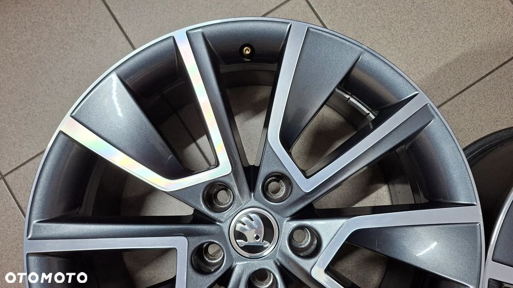 Felgi Aluminiowe 18 Skoda Octavia III 5x112 ET 43 Braga - 13