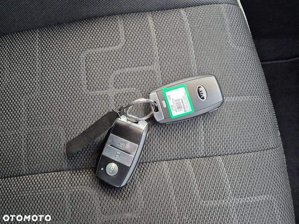 Kia Venga 1.4 CVVT ISG Vision - 17