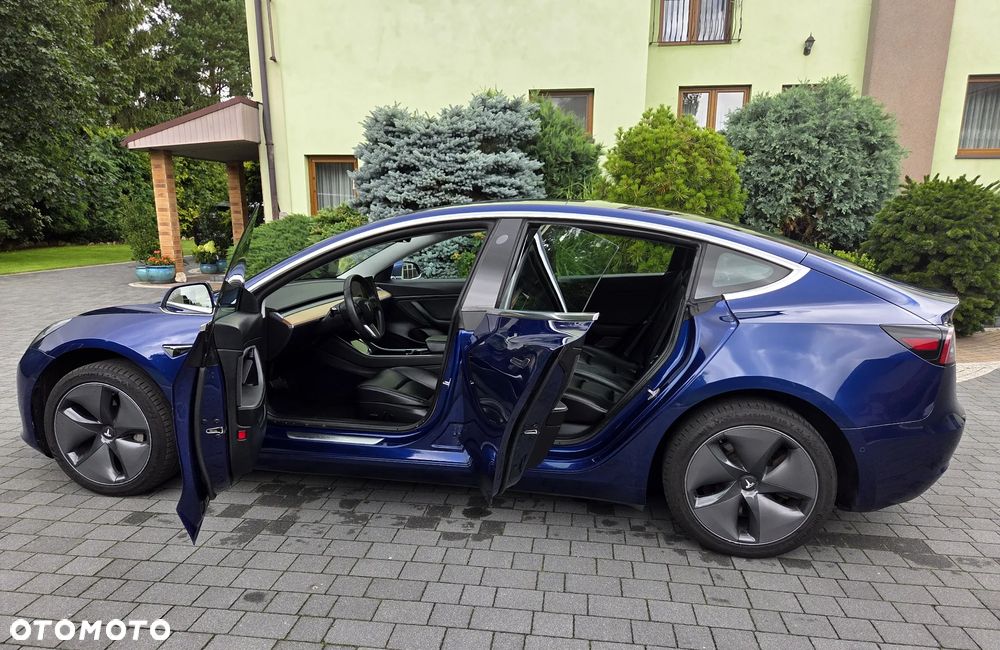 Tesla Model 3 Langstreckenbatterie Allradantrieb Dual Motor - 13