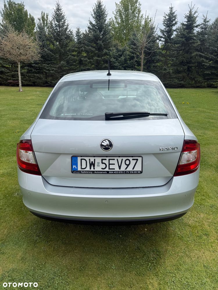 Skoda RAPID - 7