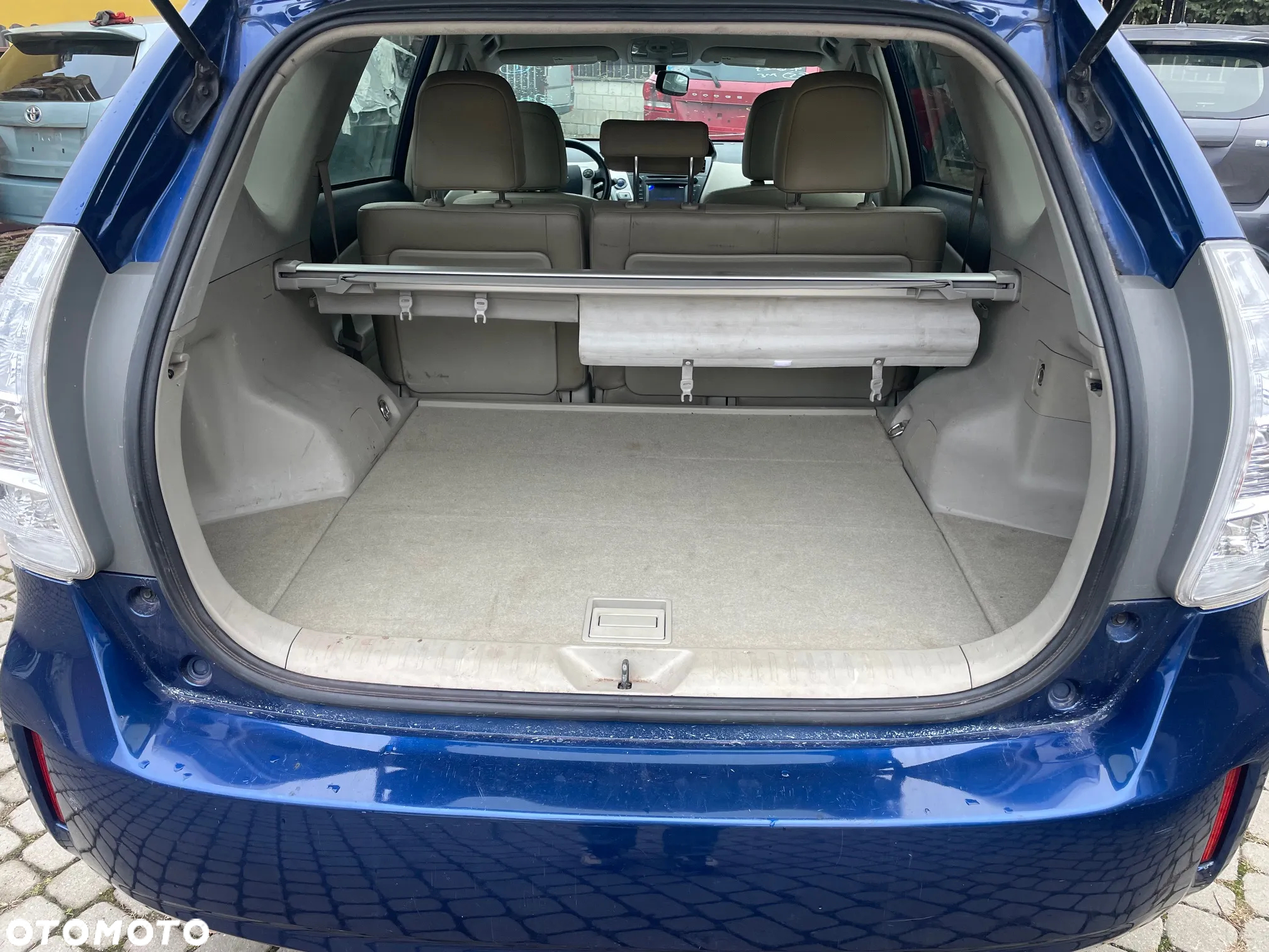 Toyota Prius+ (Hybrid) Executive - 17