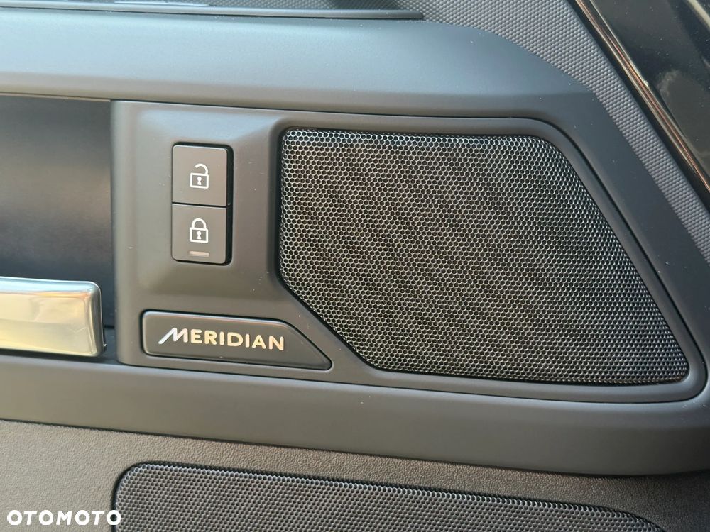 Land Rover Defender 3.0 D250 mHEV X-Dynamic SE - 16