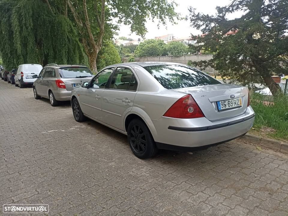 Ford Mondeo 1.8 Ghia - 5