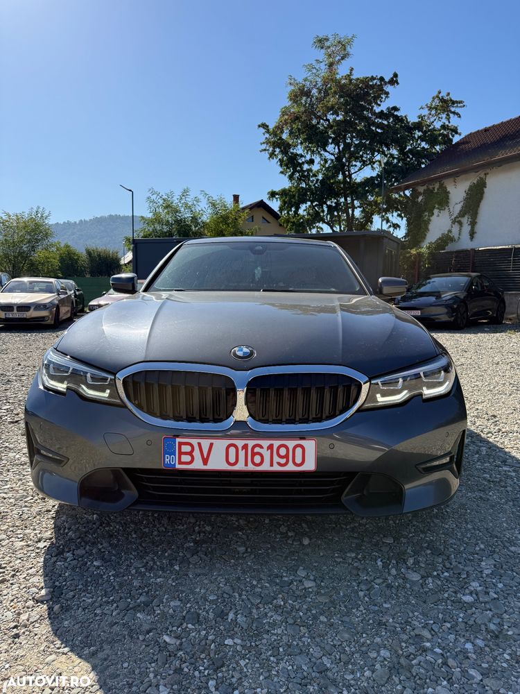 BMW Seria 3 330i xDrive AT - 3
