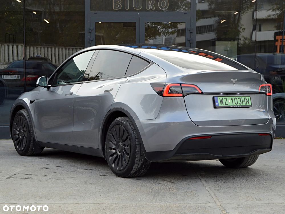 Tesla Model Y Long Range Dual Motor AWD - 5