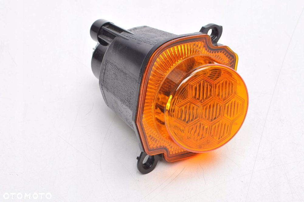 SUZUKI JIMNY IV KIERUNKOWSKAZ PRAWY 23R - 1