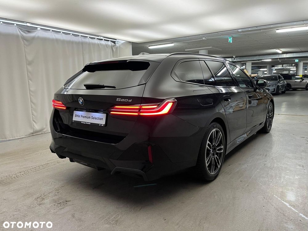 BMW Seria 5 520d xDrive mHEV M Sport - 12