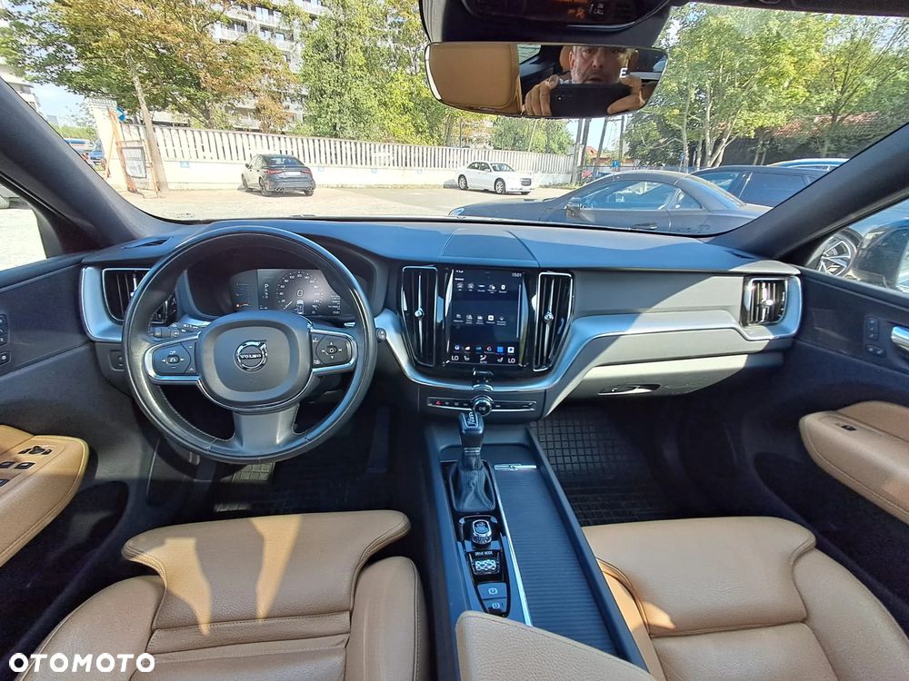 Volvo XC 60 T5 GPF Momentum - 8