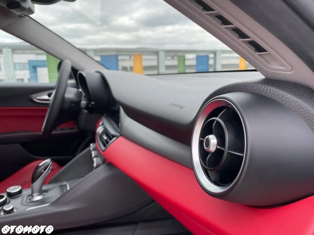 Alfa Romeo Giulia 2.0 Turbo Veloce Q4 - 32