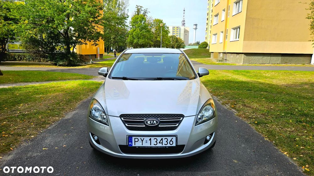 Kia Ceed Cee'd 2.0 crdi Comfort + - 3
