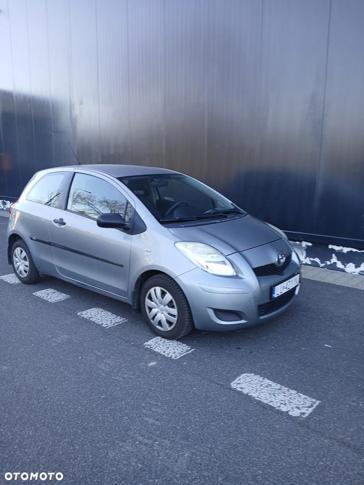Toyota Yaris - 10