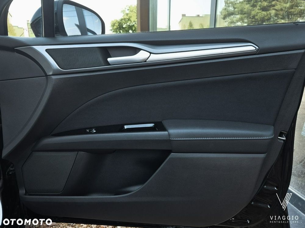 Ford Mondeo 2.0 EcoBlue Titanium - 28