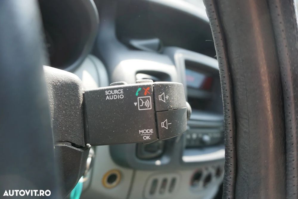 Renault Trafic - 16