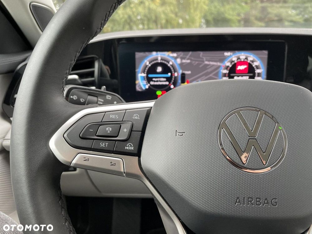 Volkswagen Passat - 14