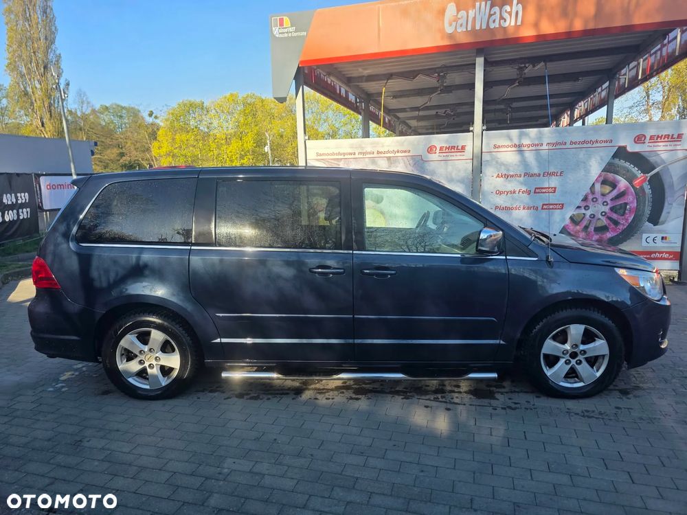 Volkswagen Routan - 7