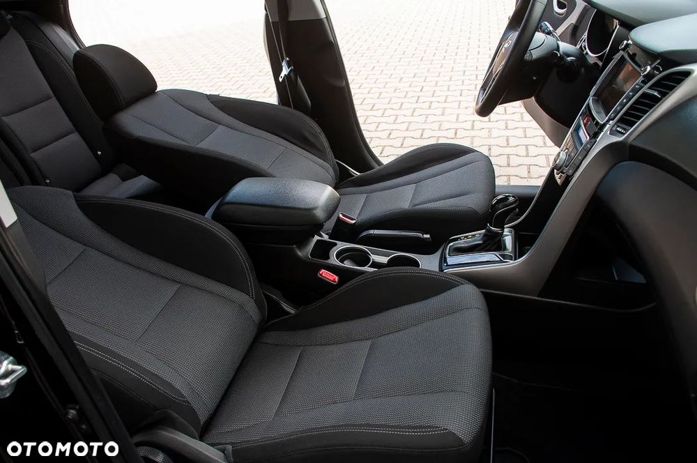 Hyundai i30 blue Kombi 1.6 CRDi DCT Premium - 27